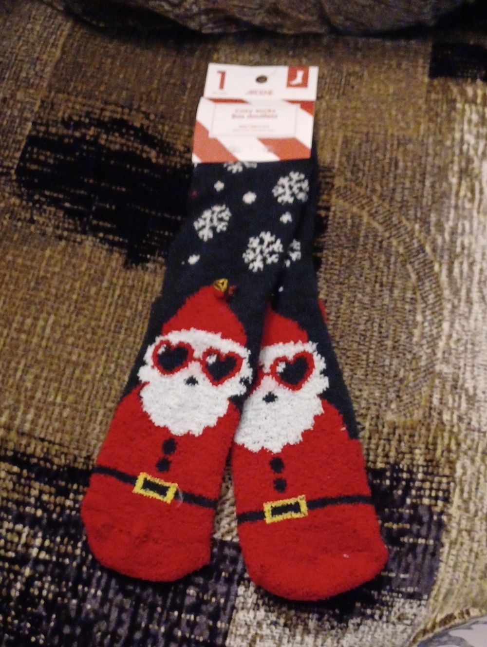 4/$30 New Christmas Santa Fuzzy Crew Socks - Size 5-9 (Women)